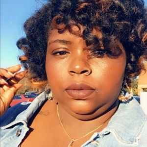 Meet your Posher, Lashonda